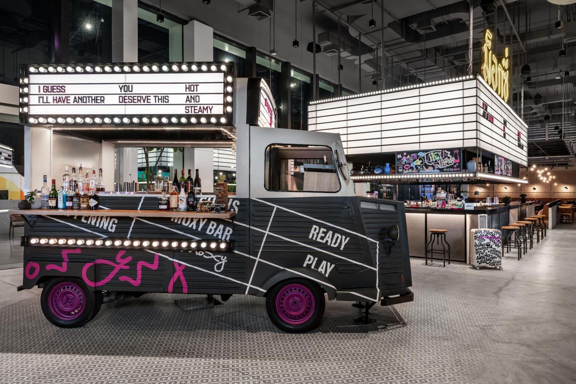 Moxy Bangkok Ratchaprasong Otel Dış mekan fotoğraf
