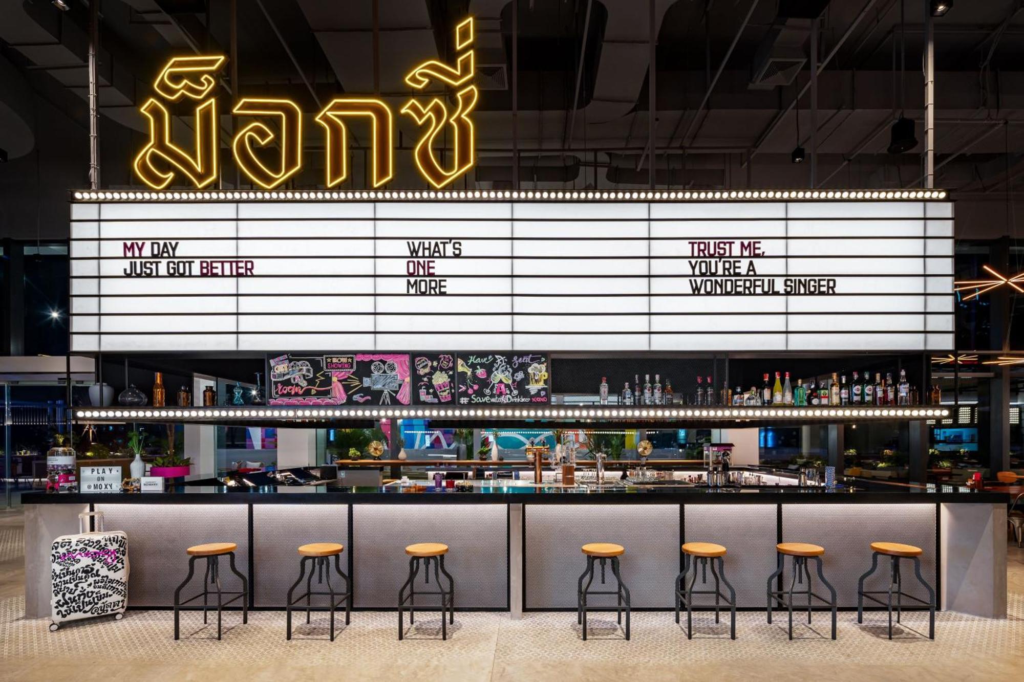 Moxy Bangkok Ratchaprasong Otel Dış mekan fotoğraf