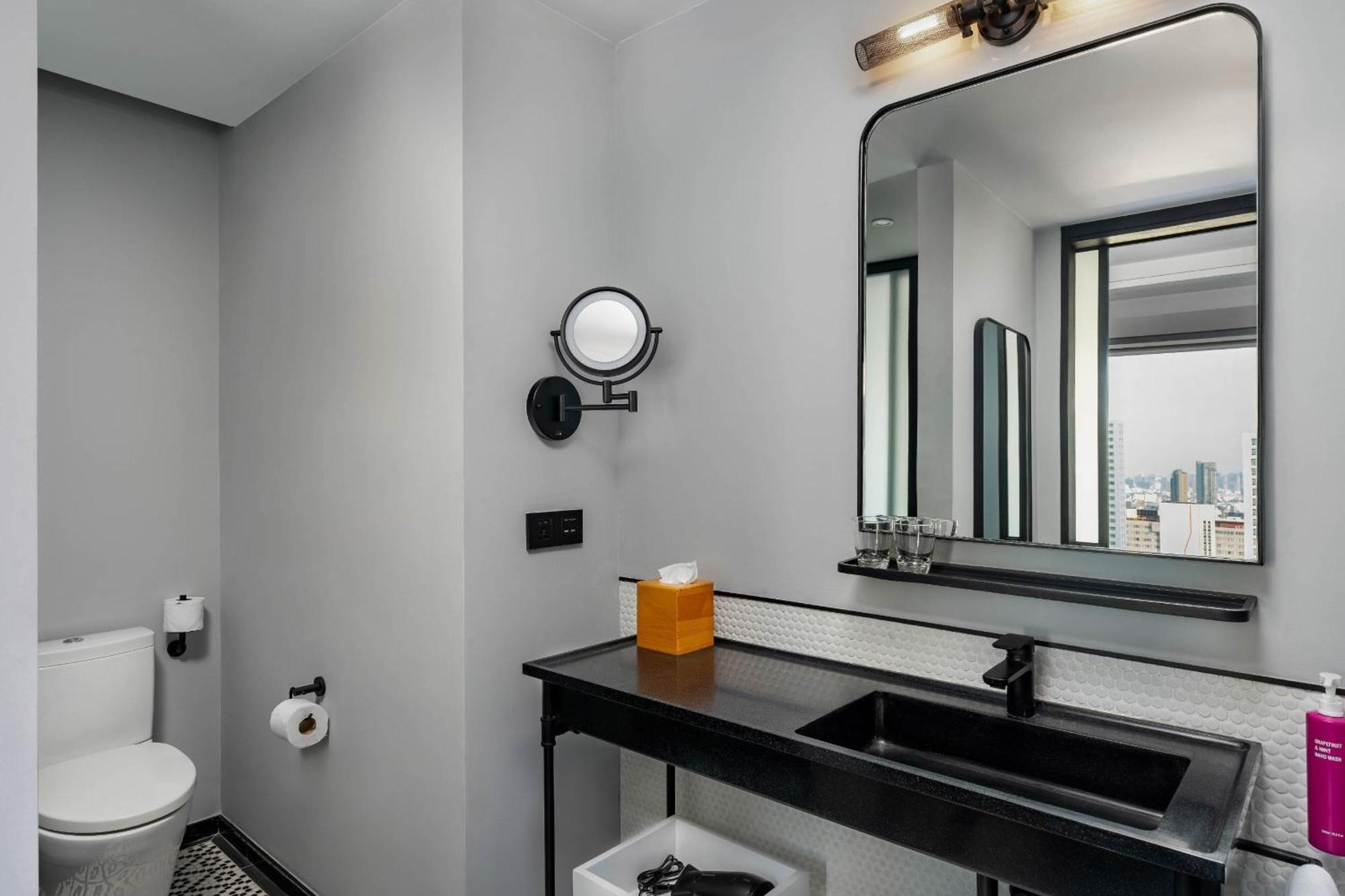 Moxy Bangkok Ratchaprasong Otel Dış mekan fotoğraf